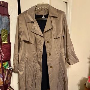 Degrees women’s vintage trench coat, EUC